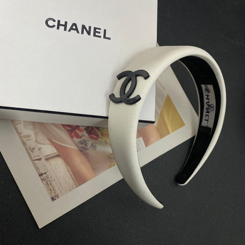 Classic black and white headband